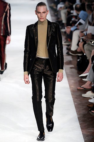 black velvet long-sleeve collared tailored buttoned suit