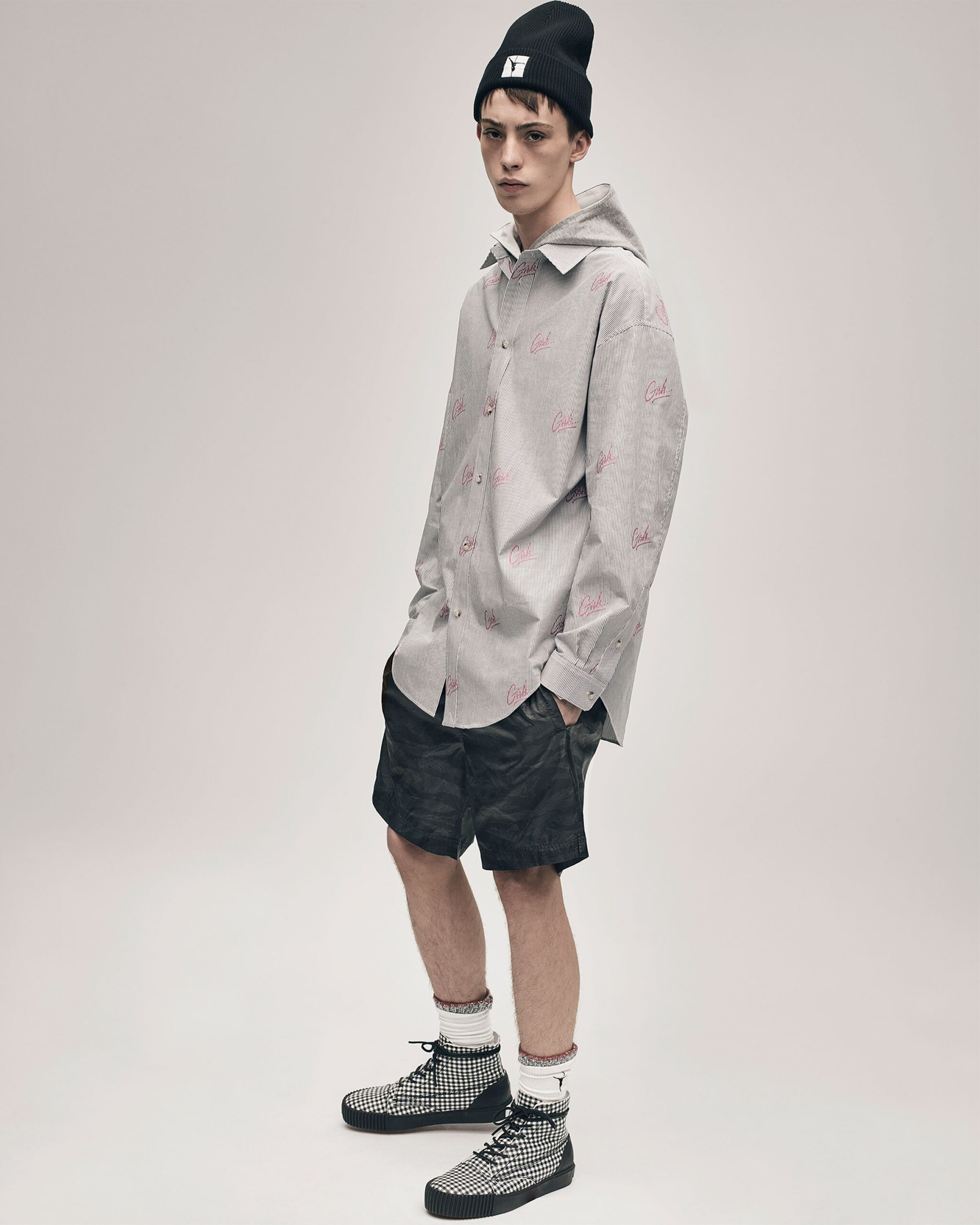 gray cotton long-sleeve collared relaxed buttoned printed shirt