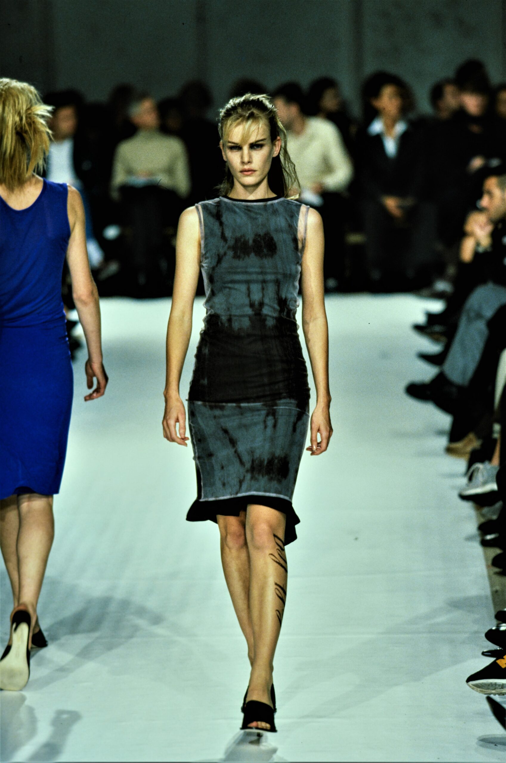 fitted gray sleeveless dress