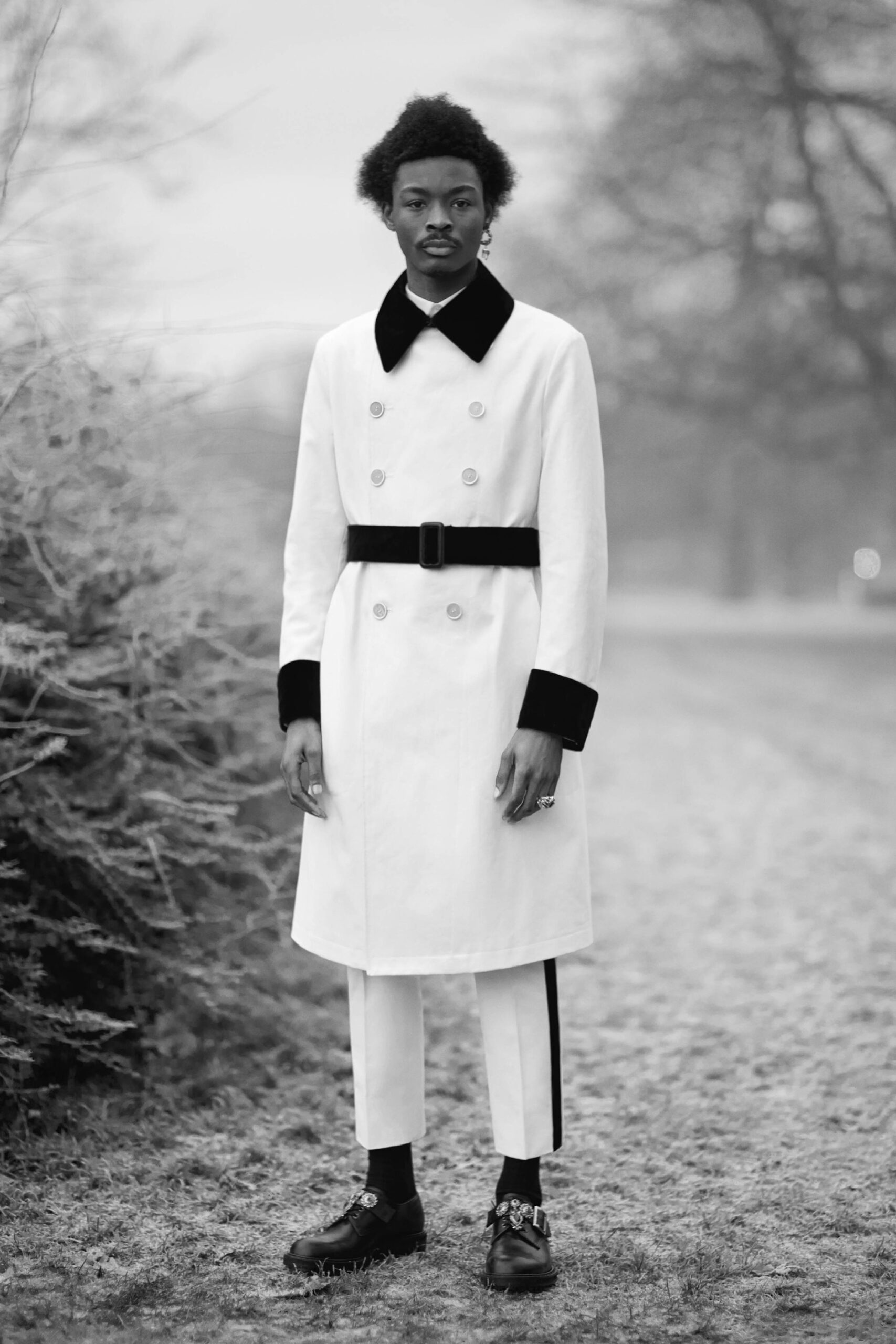 white cotton long-sleeve collared fitted belted coat