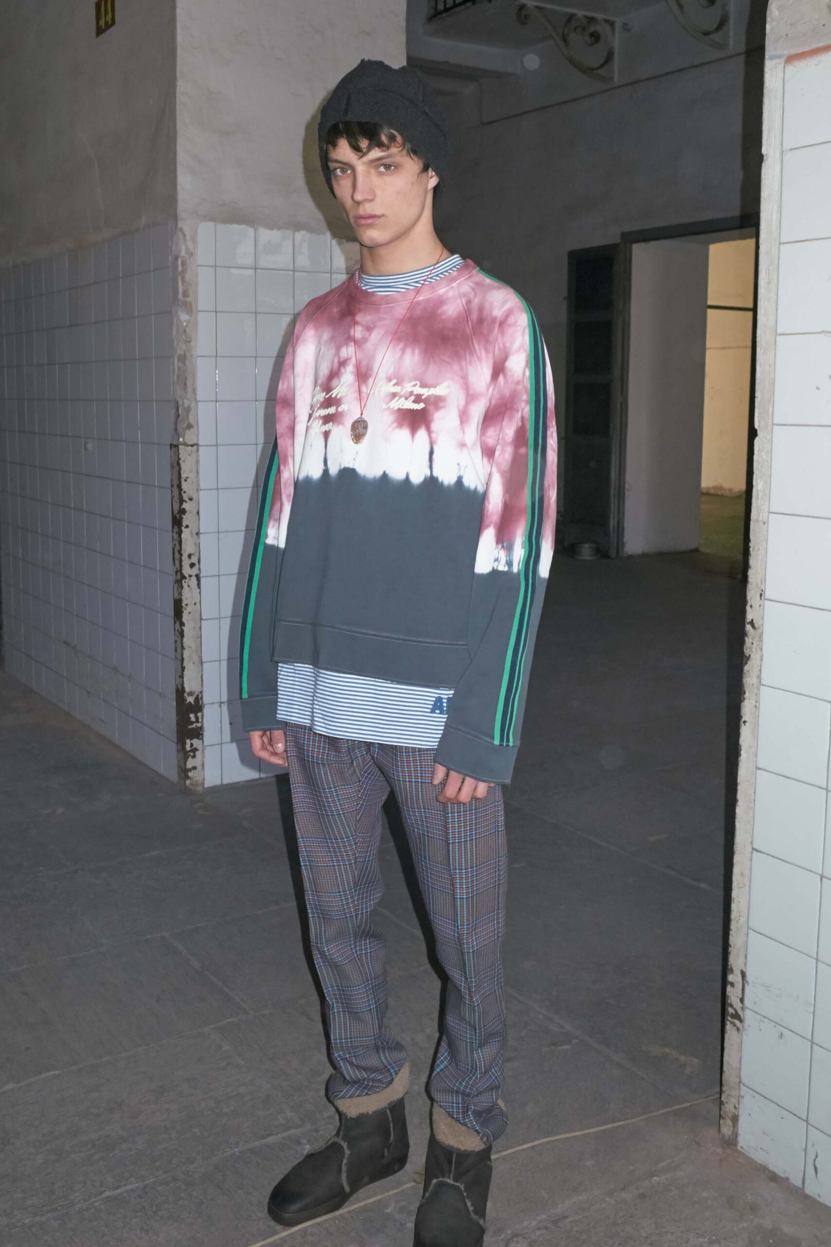 gray cotton long-sleeve collared relaxed color-blocked sweater