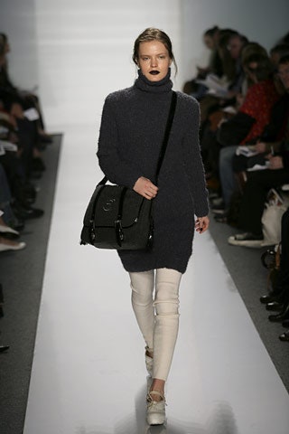 gray wool long-sleeve turtleneck relaxed short sweater