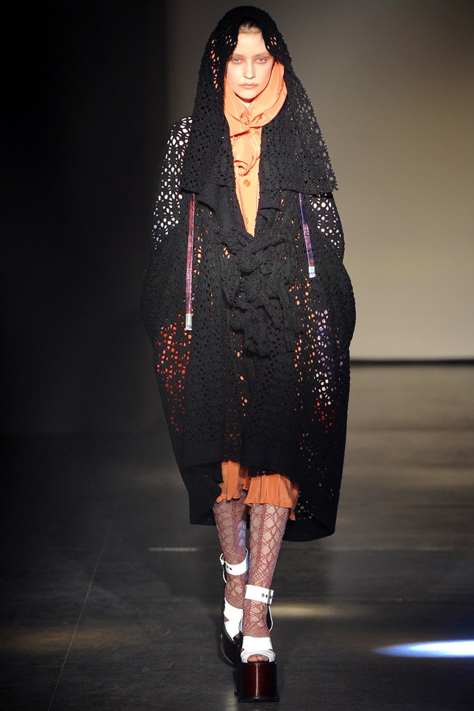 black lace long-sleeve hooded relaxed layered embroidered coat