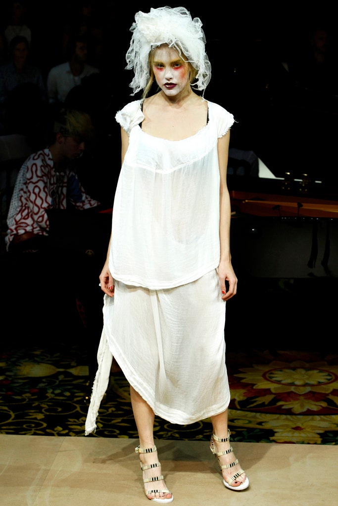 white relaxed midi dress with strappy shoes