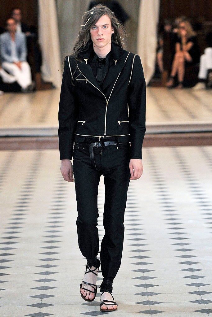 black cotton long-sleeve collared fitted zippered jacket
