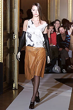 black leather fitted gloves