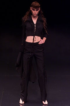 black cotton long-sleeve collared fitted buttoned cropped top