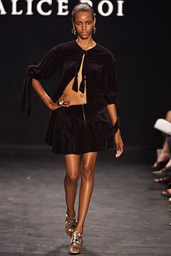 black velvet fitted pleated mini skirt