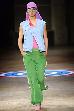 blue denim sleeveless relaxed buttoned jacket