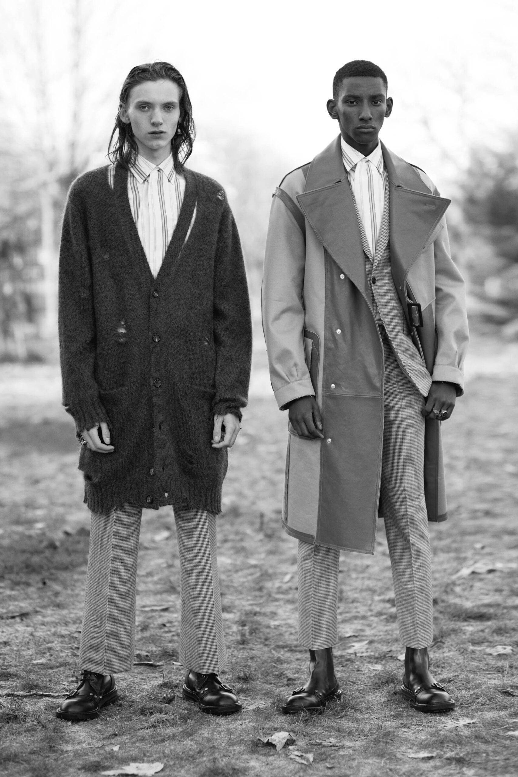 gray wool long-sleeve collared relaxed buttoned coat