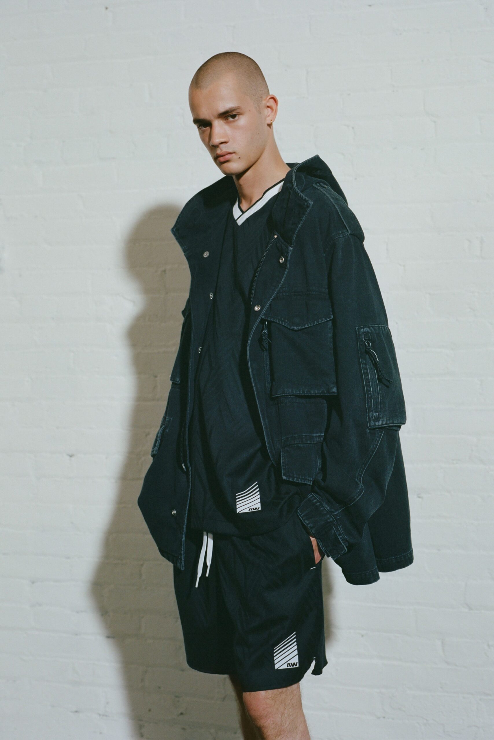 black denim long-sleeve relaxed zippered pockets jacket
