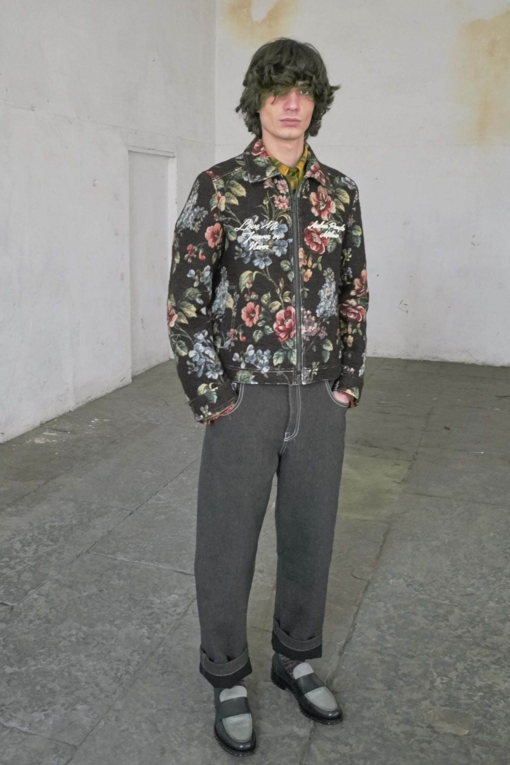 black cotton long-sleeve collared fitted floral zippered jacket