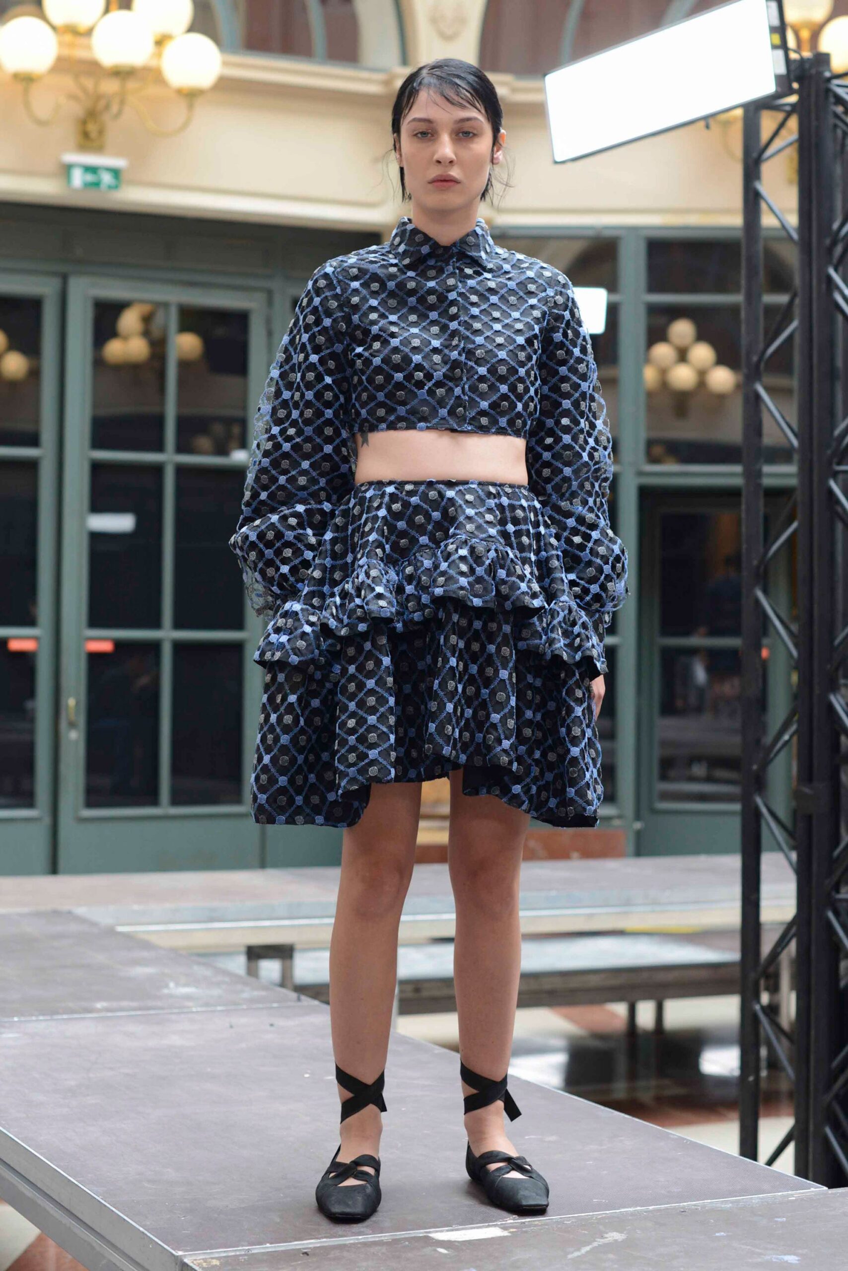 blue cotton long-sleeve collared fitted ruffled cropped top