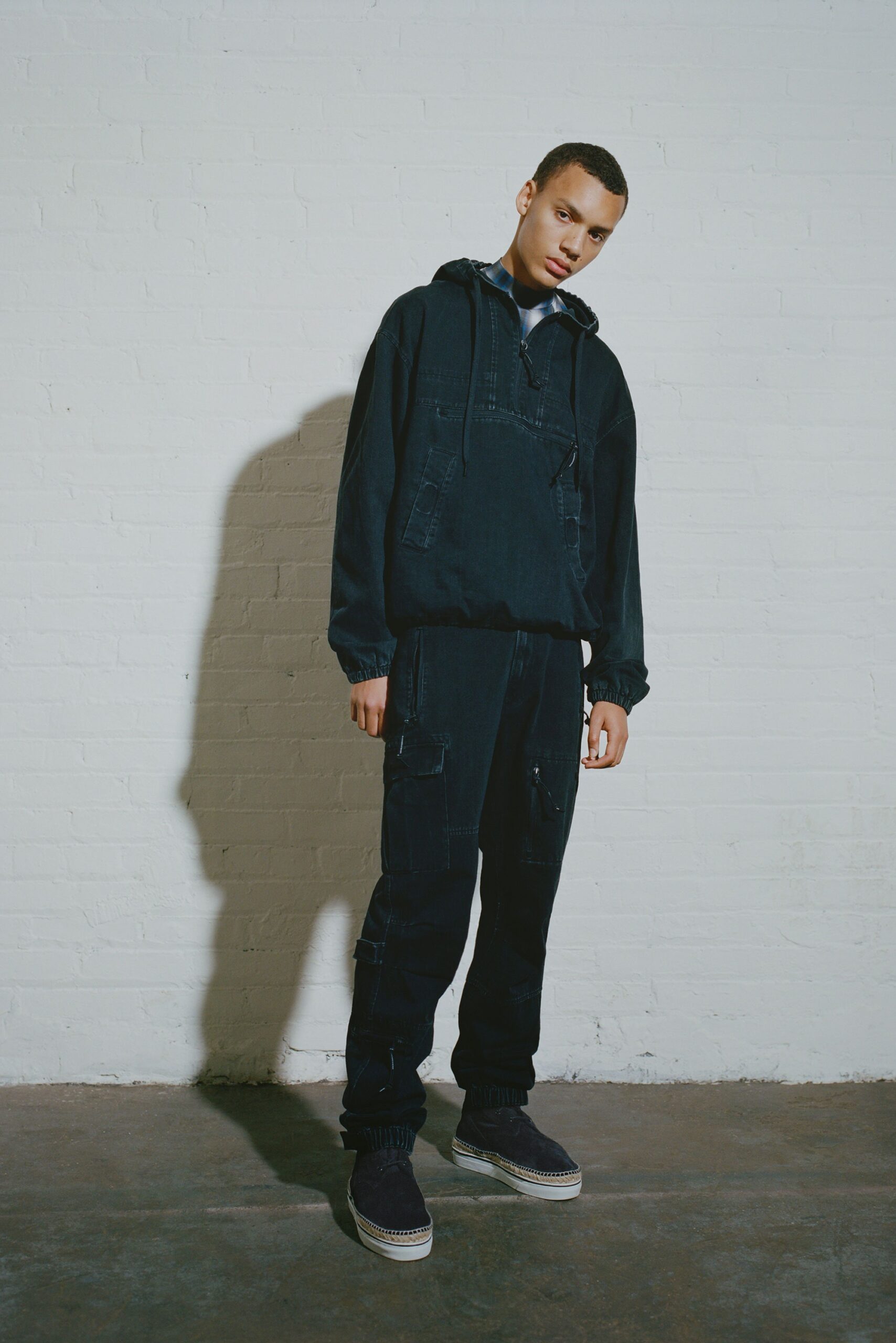 black denim relaxed cargo pants