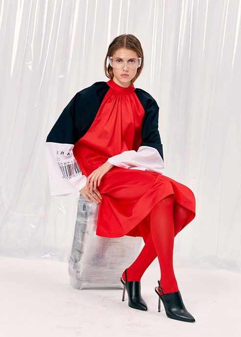 relaxed midi dress with long sleeves