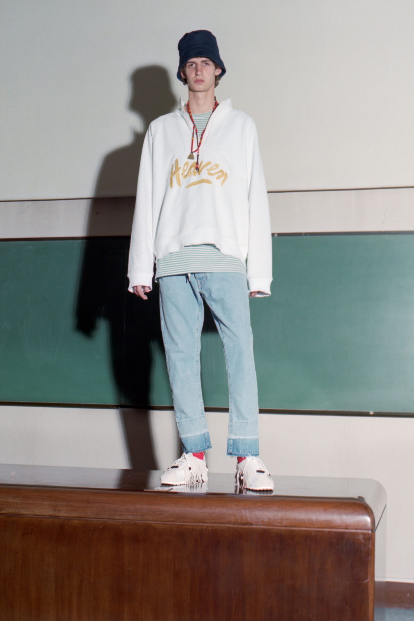 blue denim relaxed cropped pants