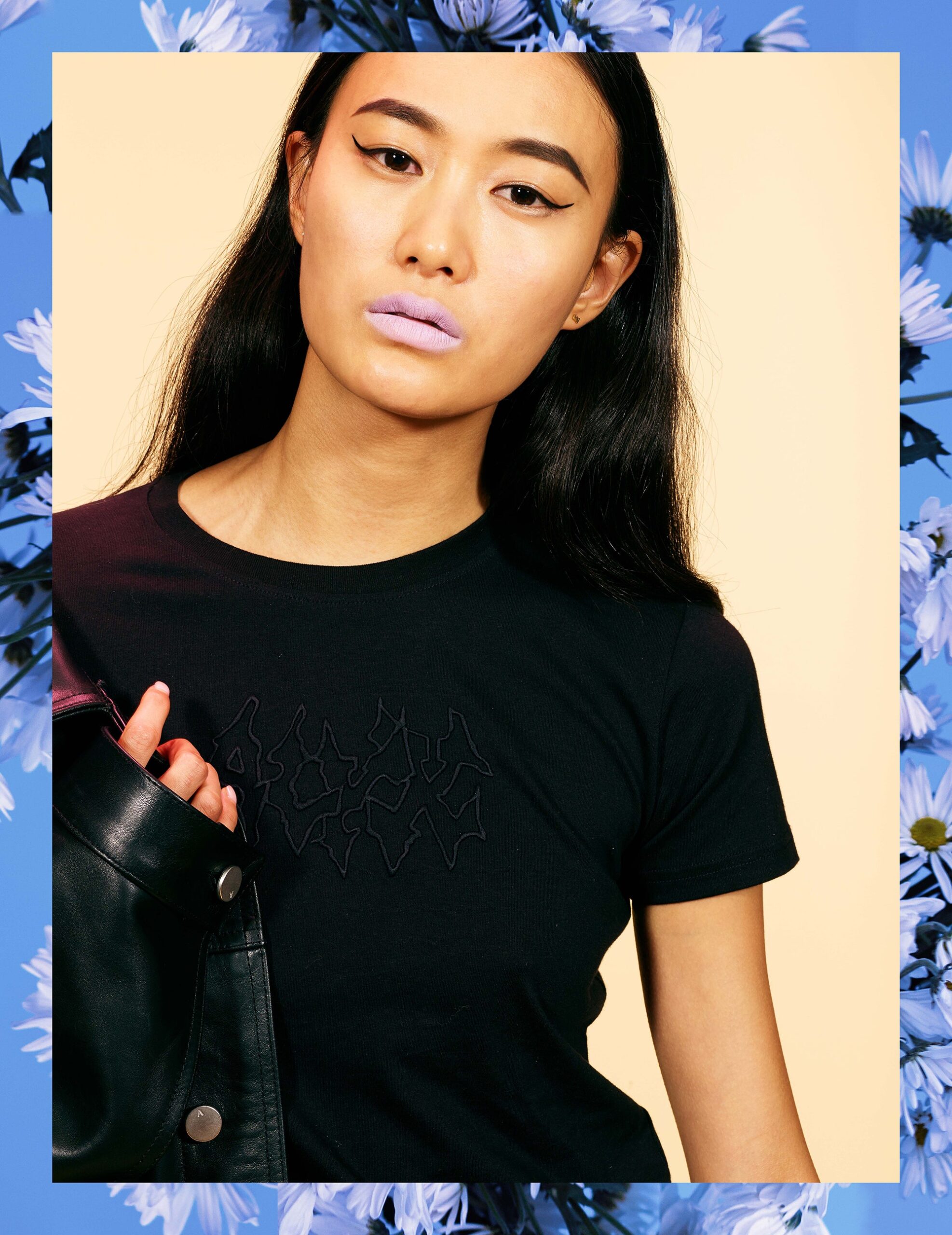 black fitted t-shirt with bag