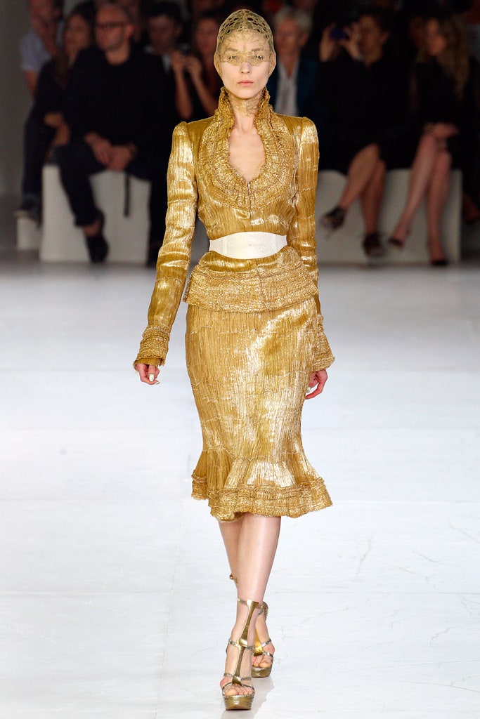 beige silk fitted belted belt