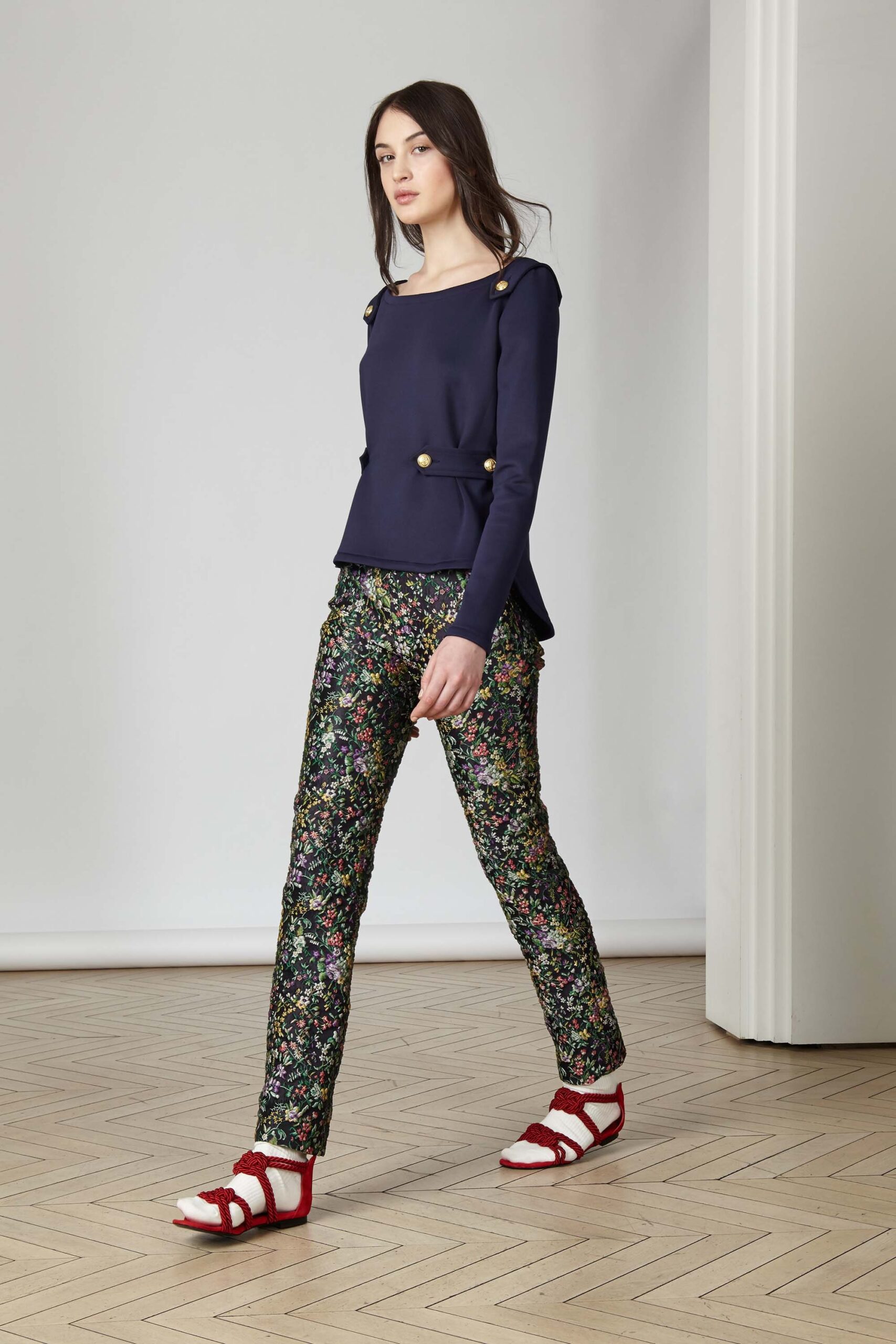 blue cotton long-sleeve collared fitted buttoned top