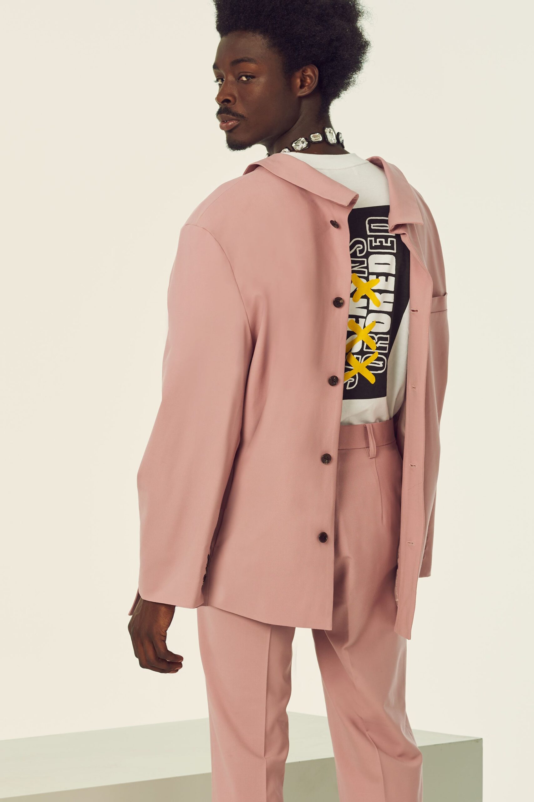 pink cotton long-sleeve collared relaxed buttoned jacket