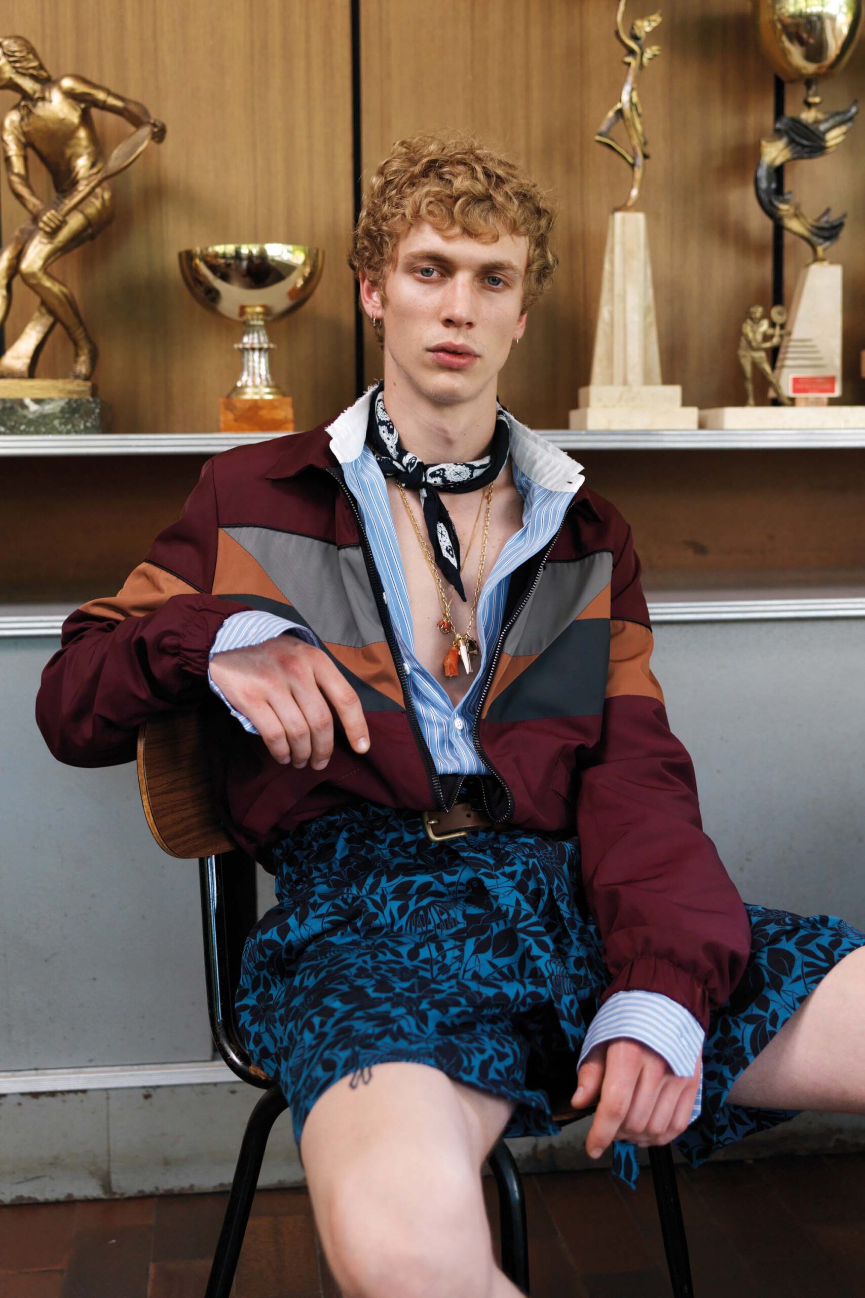 maroon cotton long-sleeve collared relaxed color-blocked jacket