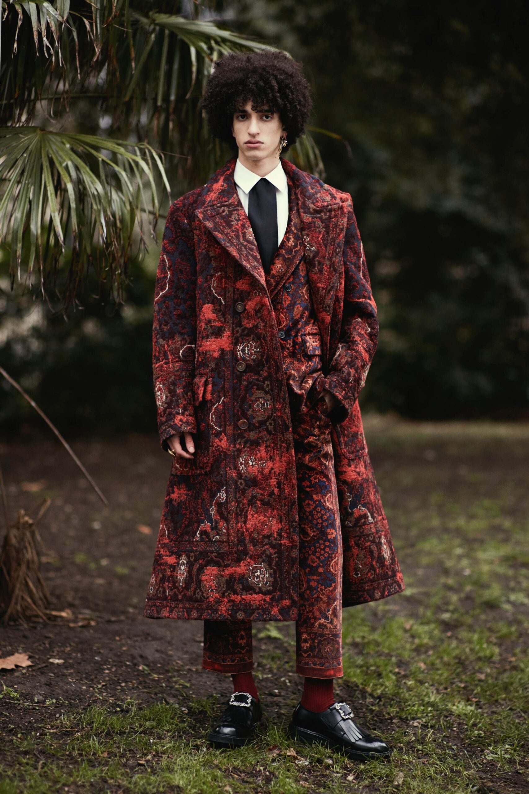 red wool long-sleeve collared fitted embroidered layered suit