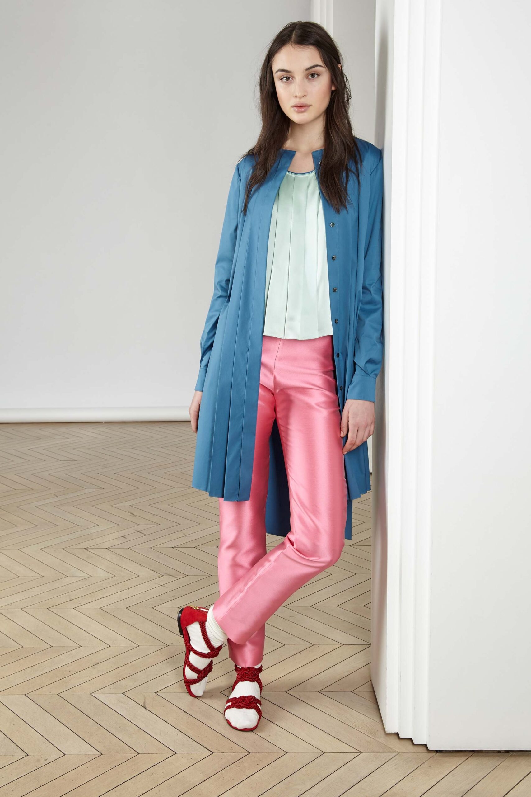 blue cotton long-sleeve collared relaxed buttoned pleated coat