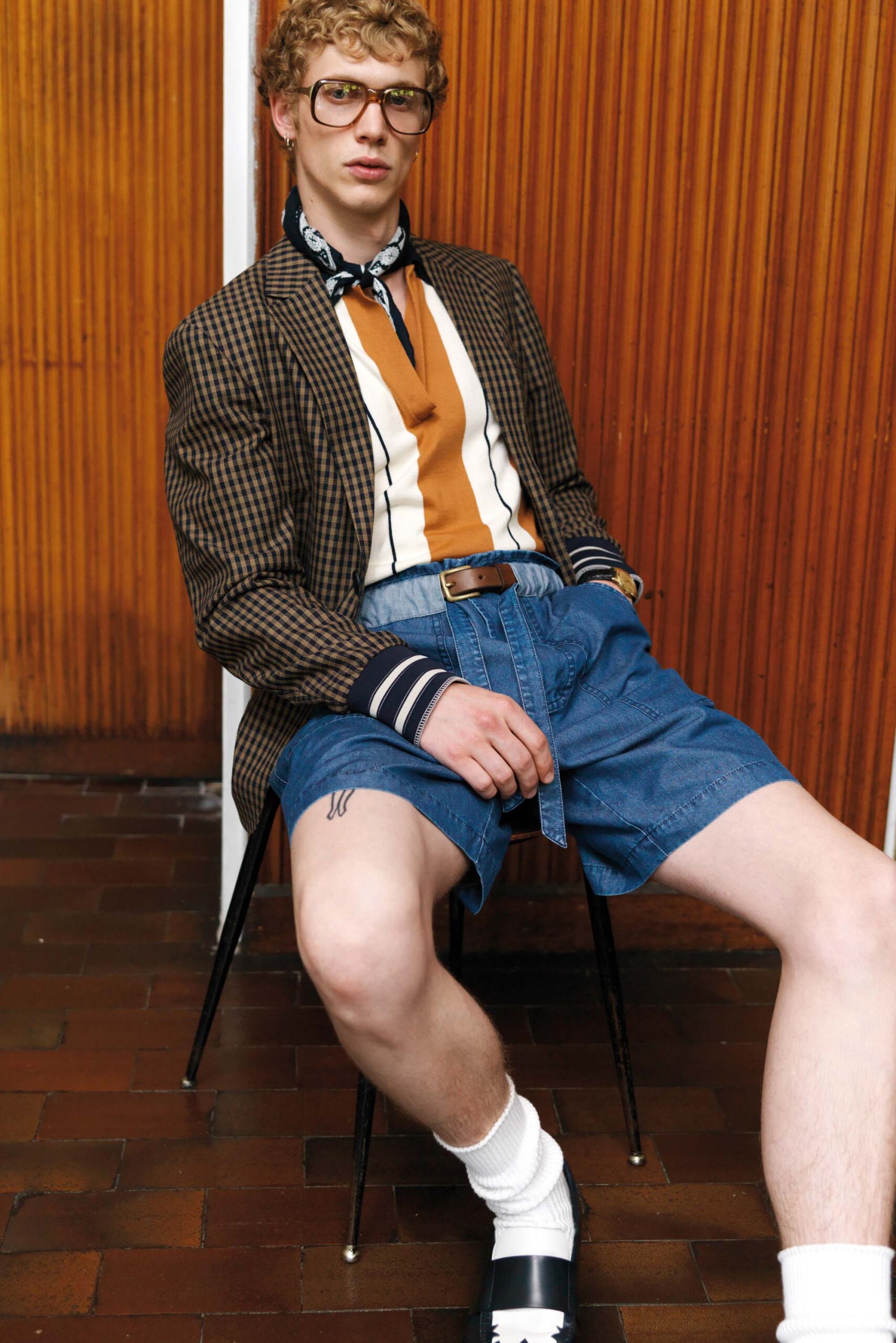 brown checked blazer with denim shorts