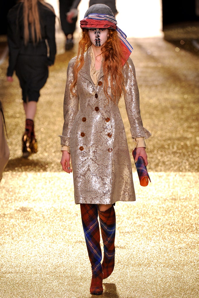 gold silk long-sleeve collared fitted embroidered shiny coat