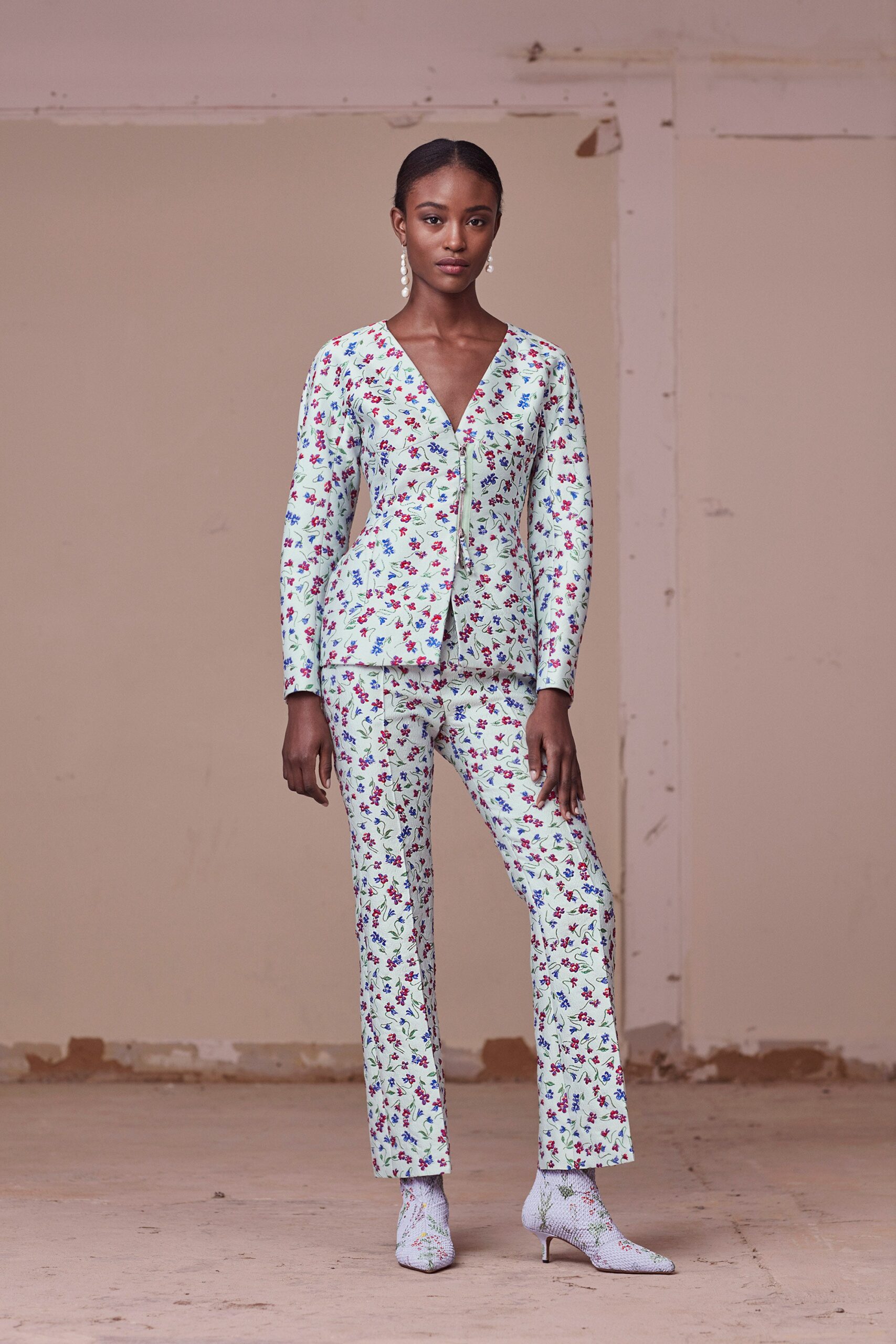 blue cotton long-sleeve v-neck fitted printed suit