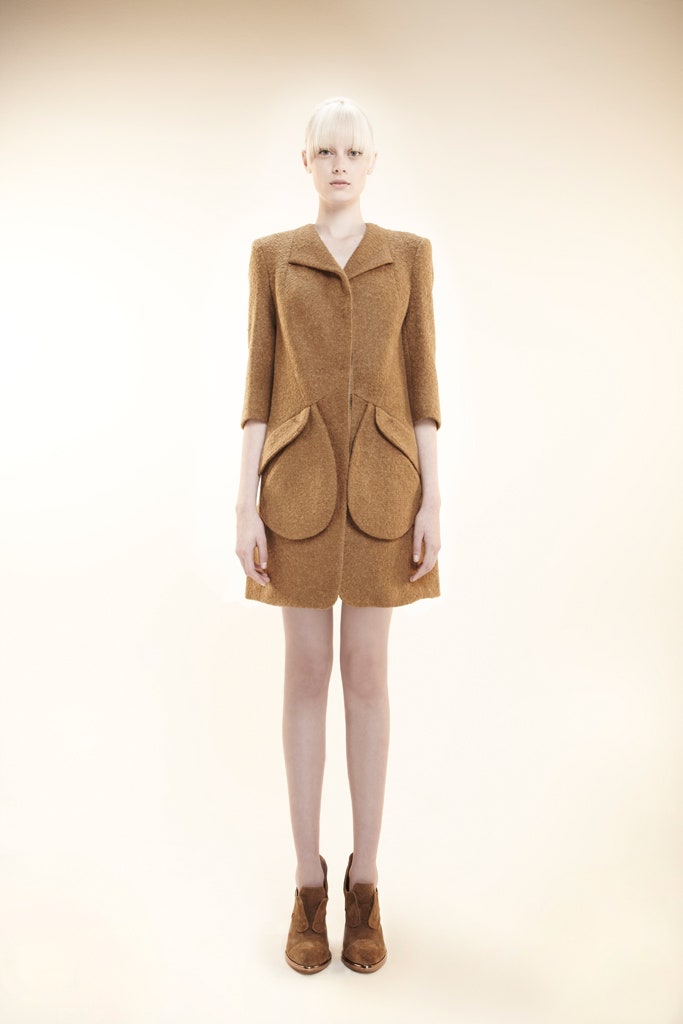 brown wool long-sleeve collared fitted structured pockets coat