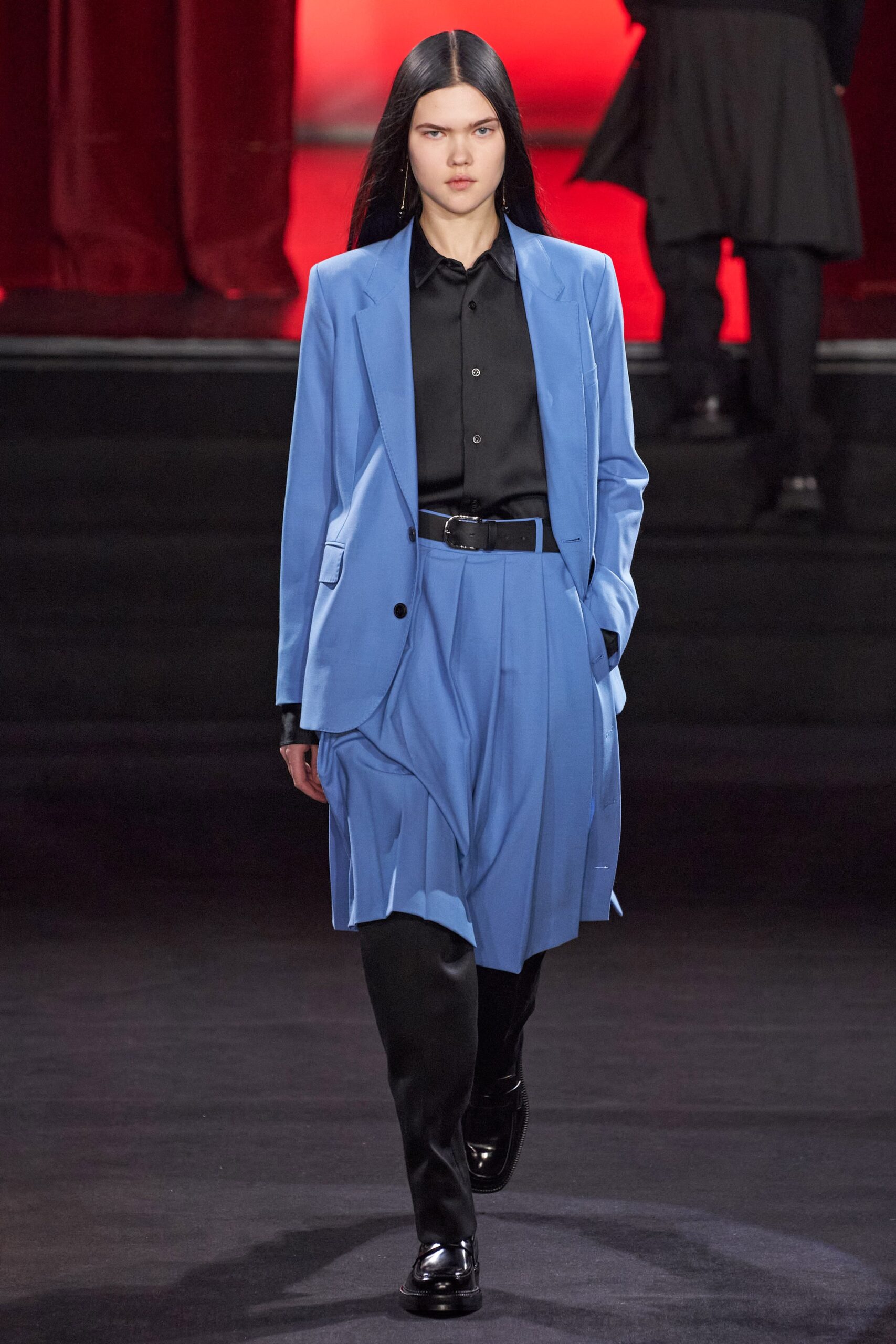 blue tailored blazer with black shirt