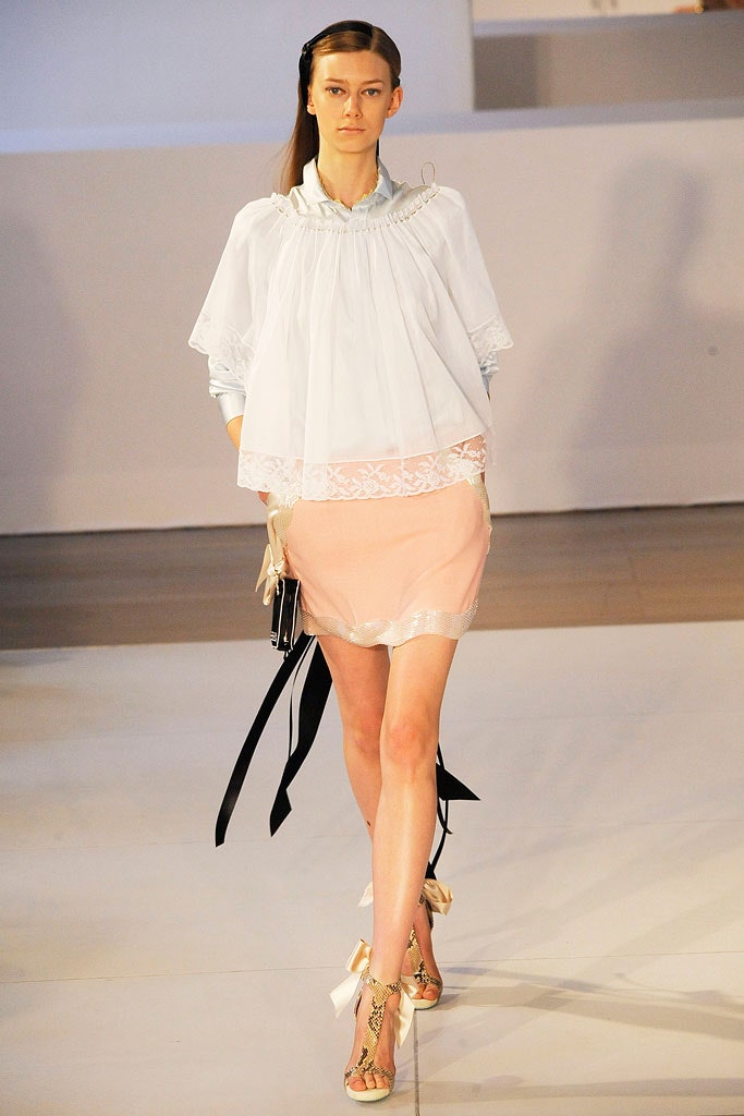 white silk sleeveless collared relaxed layered flowing top