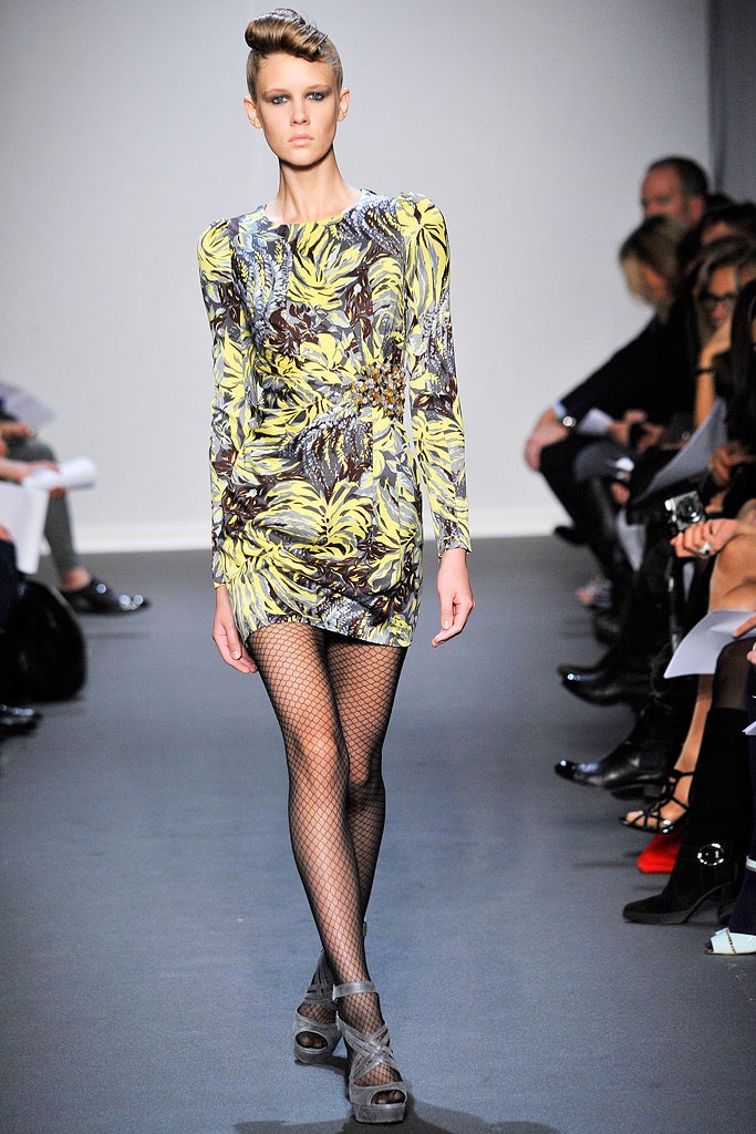 fitted yellow printed mini-dress