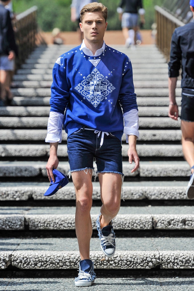 blue denim fitted distressed short shorts