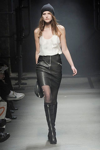 black leather fitted pencil skirt