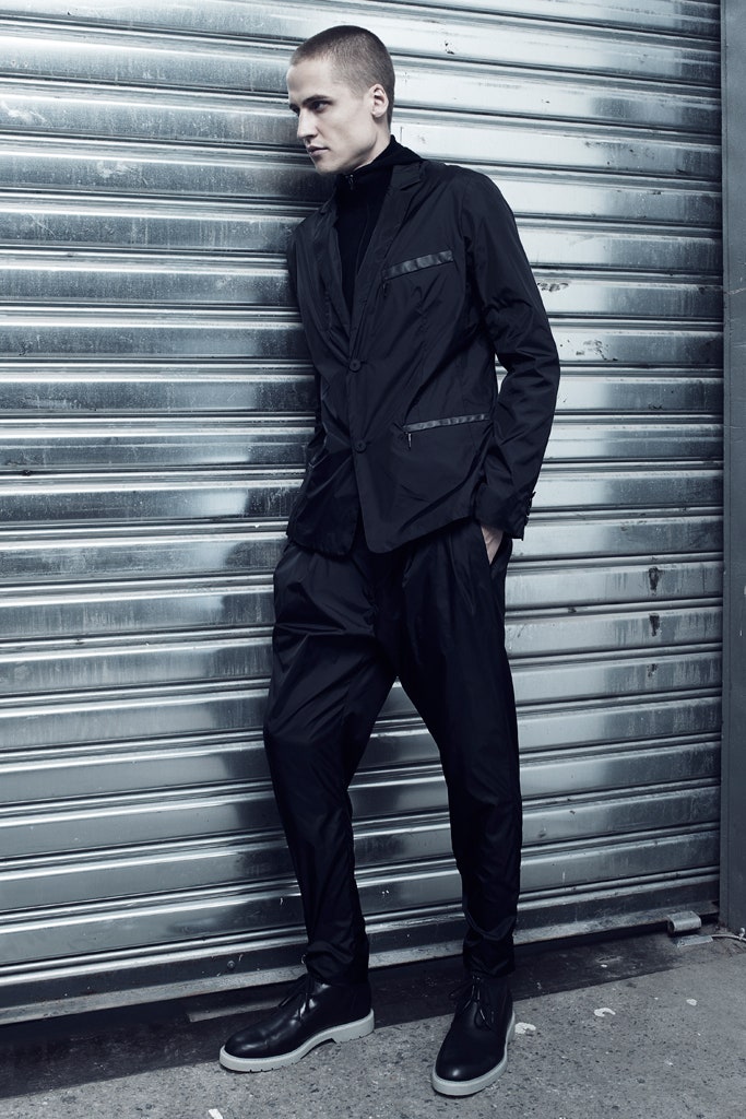 black cotton long-sleeve collared tailored zippered jacket