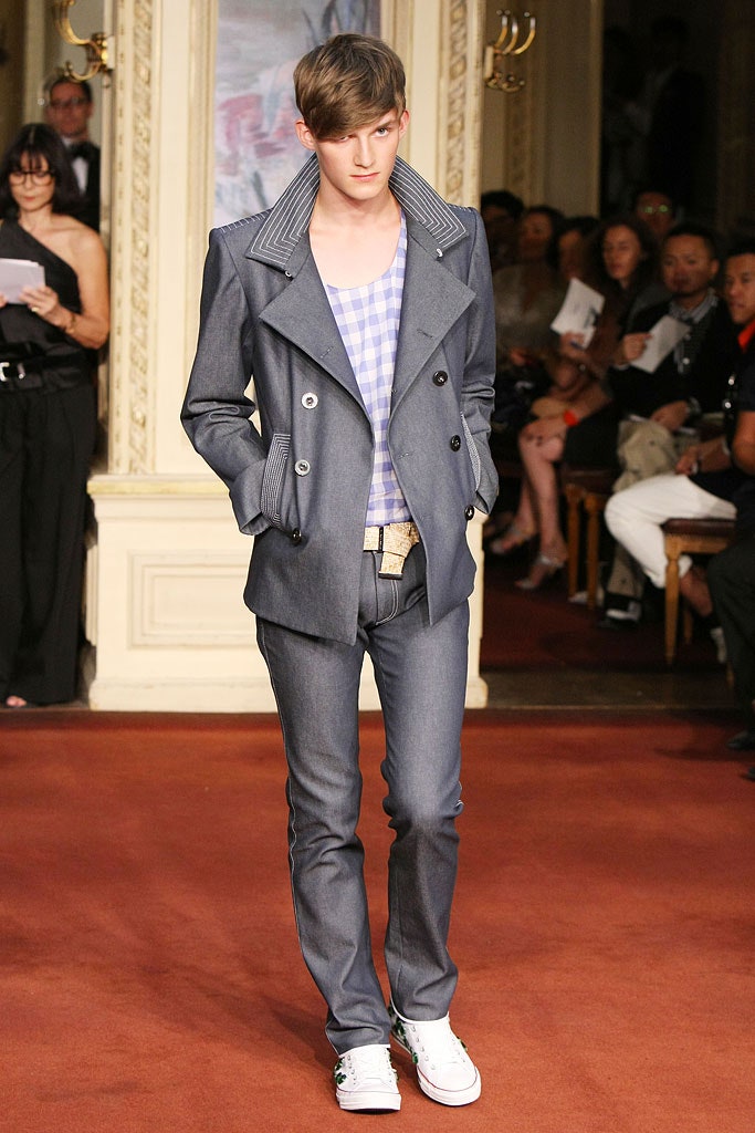 gray denim long-sleeve collared tailored buttoned jacket