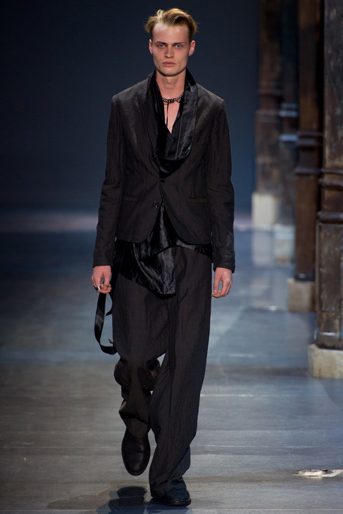 black silk long-sleeve collared relaxed layered suit