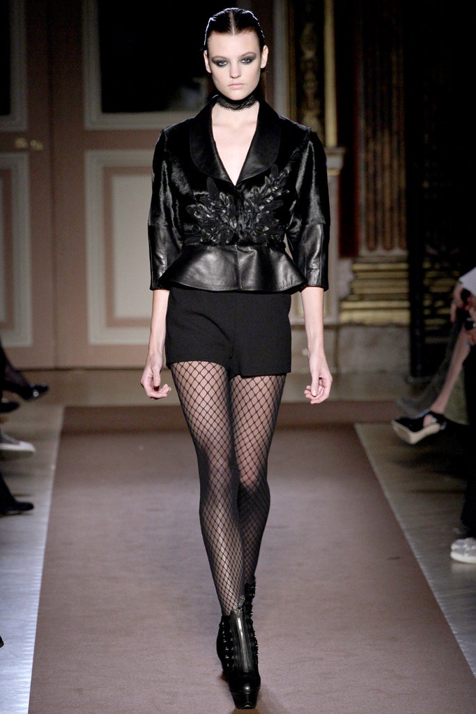 black silk short-sleeve collared fitted embroidered blazer