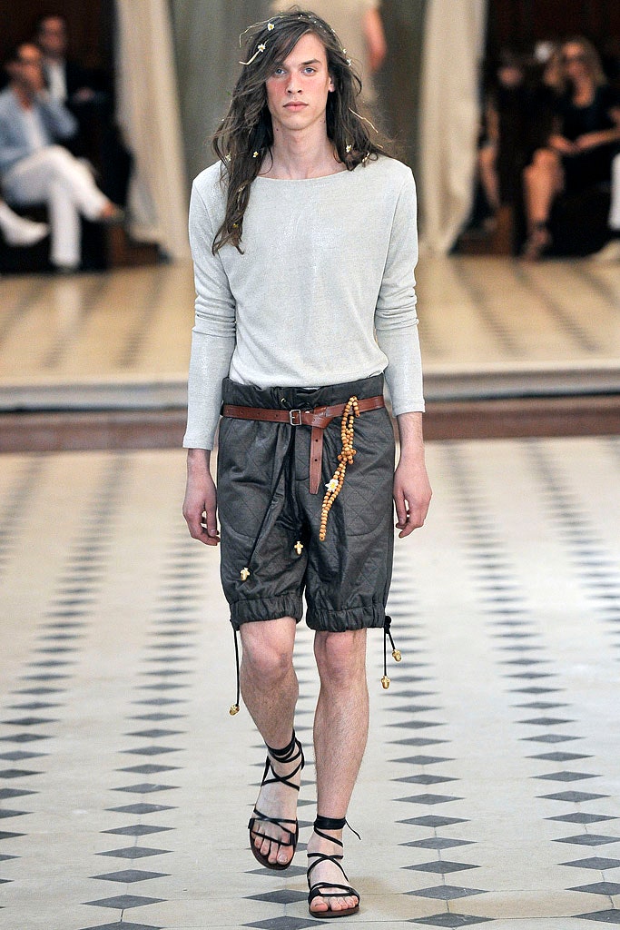 gray relaxed top with black shorts