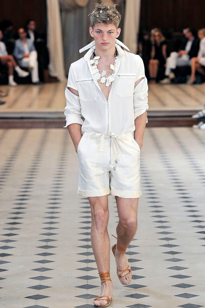white cotton relaxed zippered short shorts
