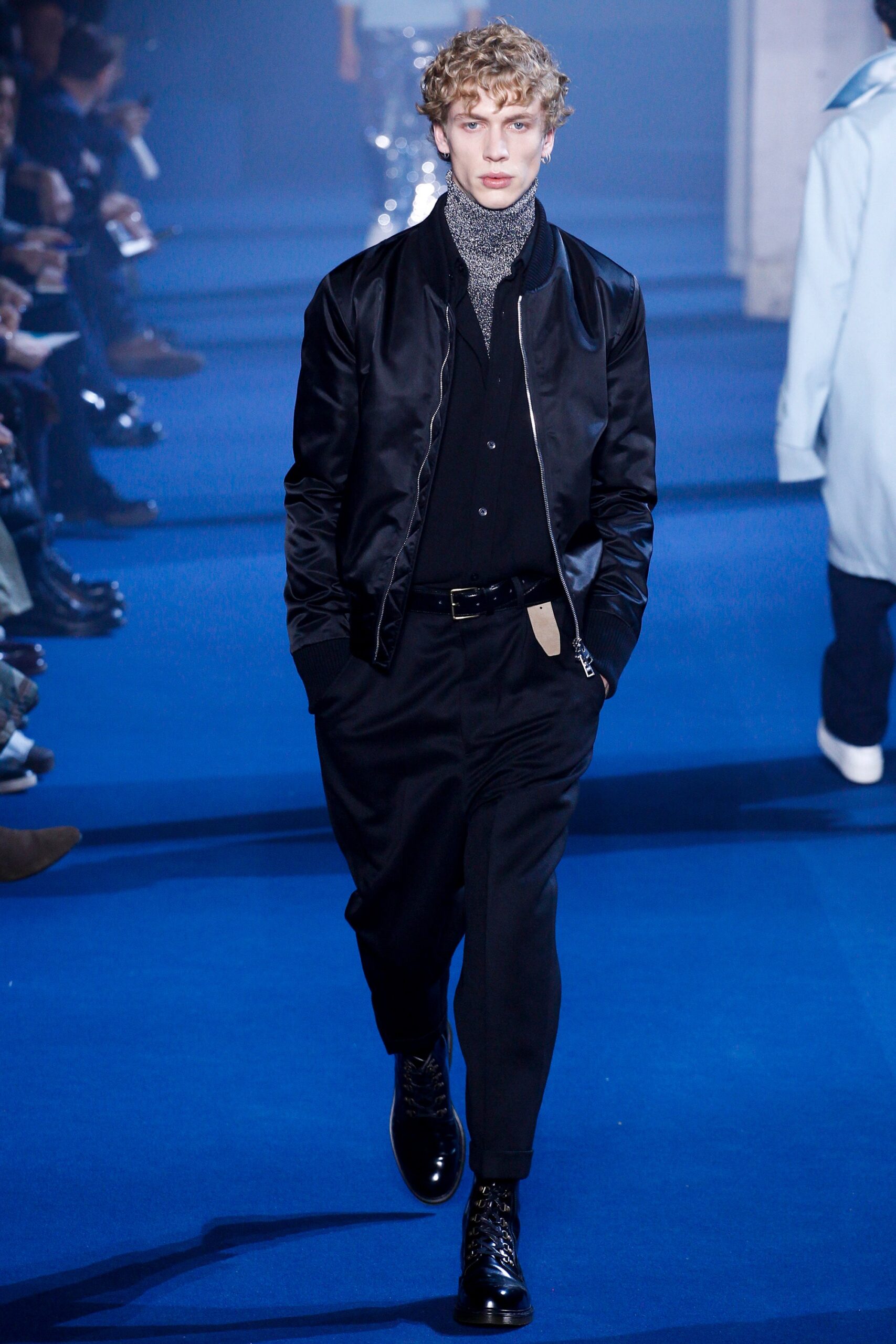 black silk long-sleeve collared fitted zippered jacket