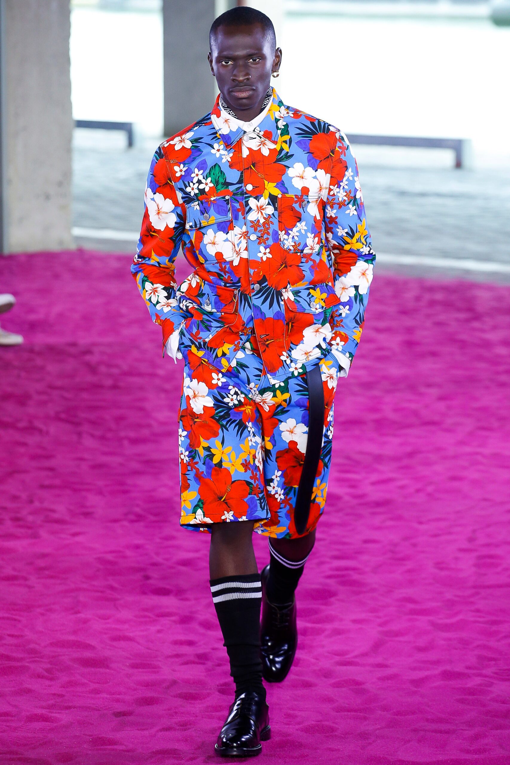 floral shirt and shorts outfit