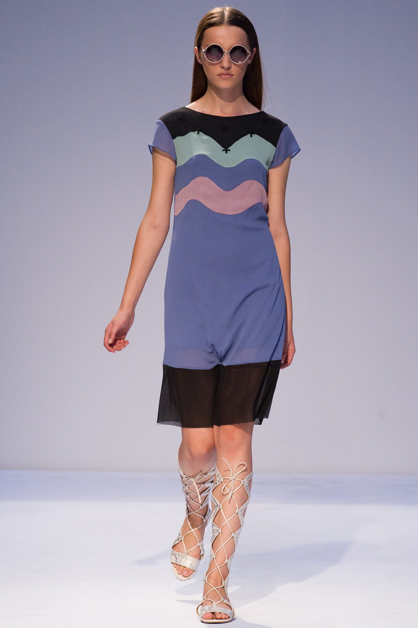 color-blocked short dress with lace-up shoes