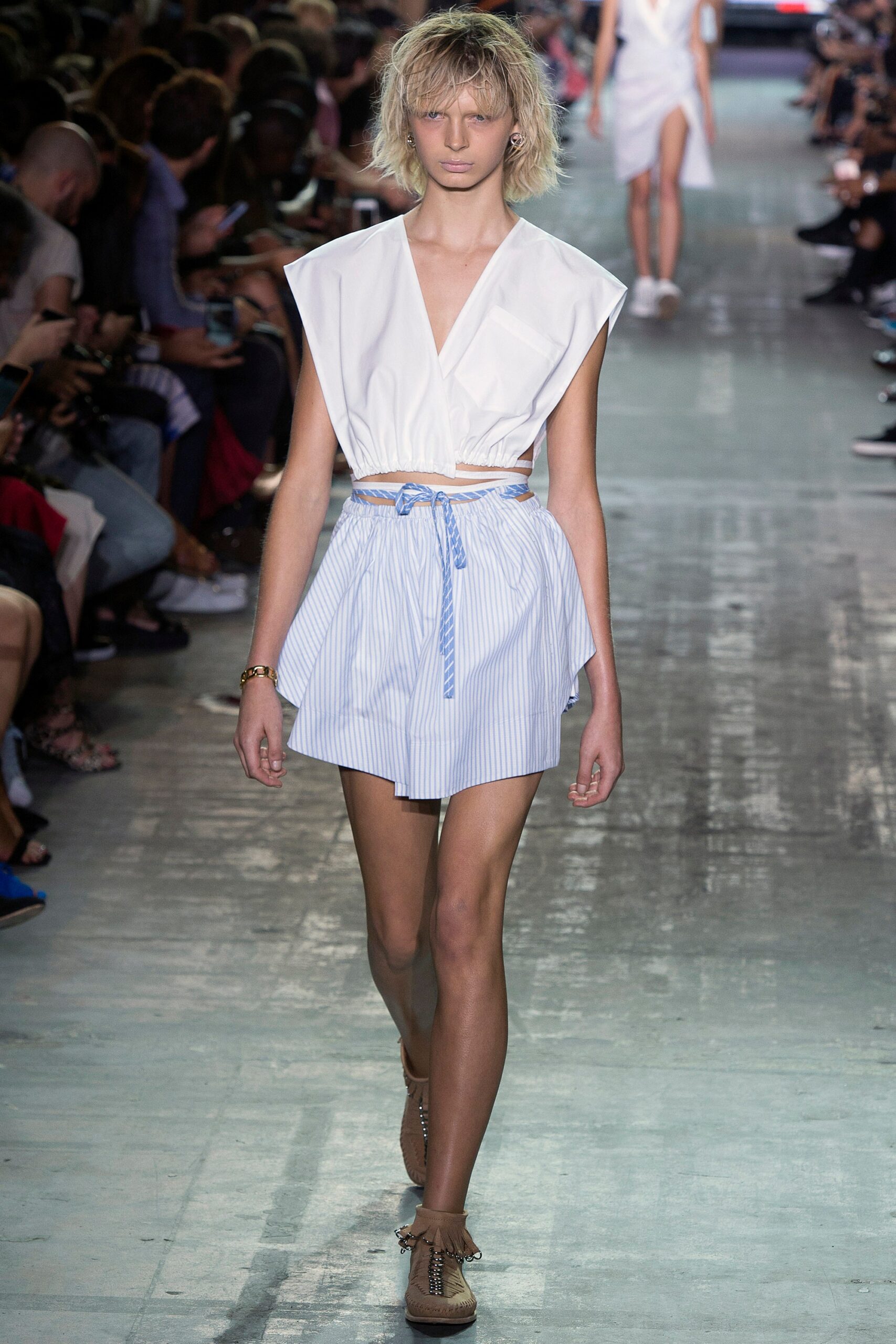 blue cotton relaxed pleated short skirt
