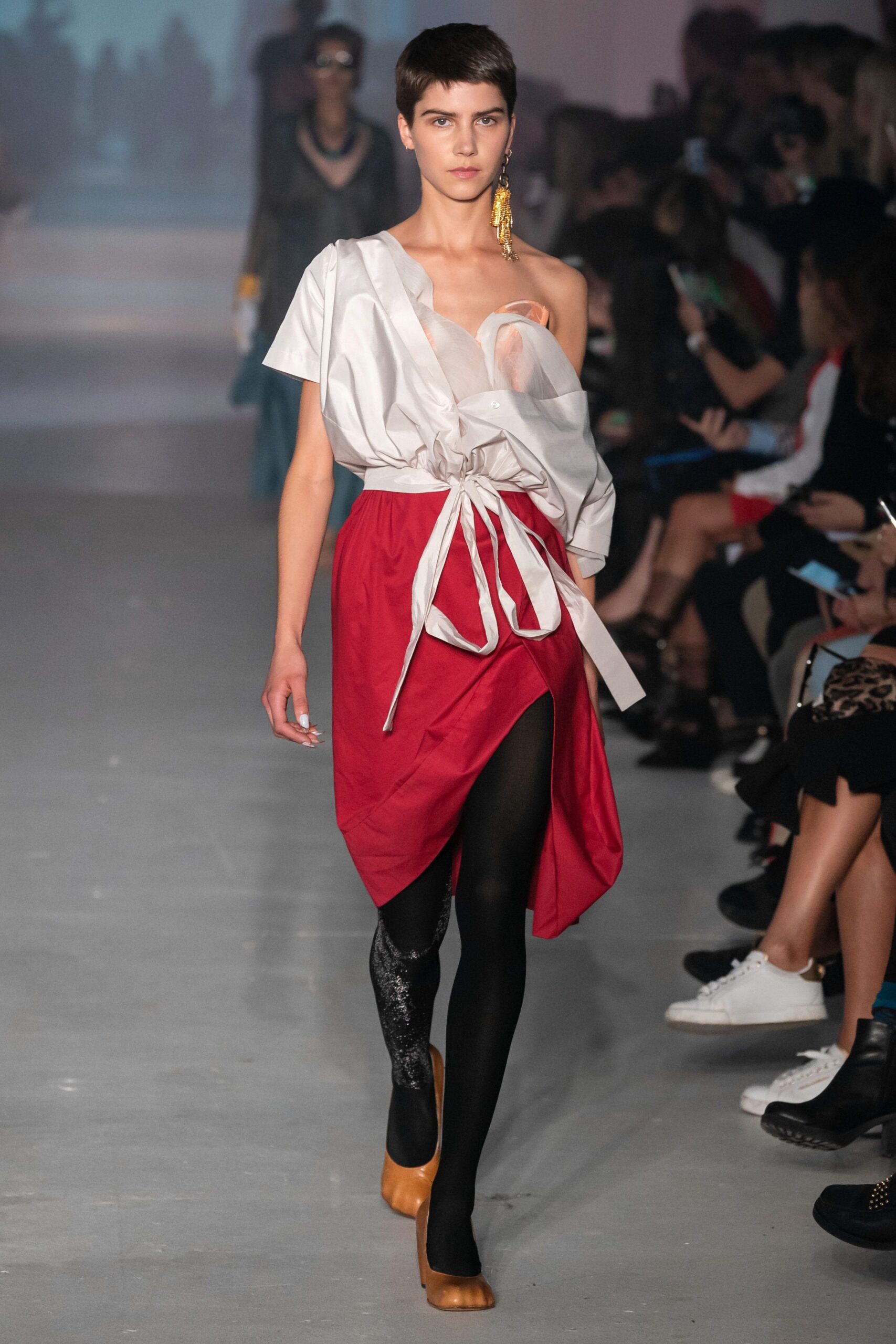 red cotton slit fitted high-waisted belted skirt