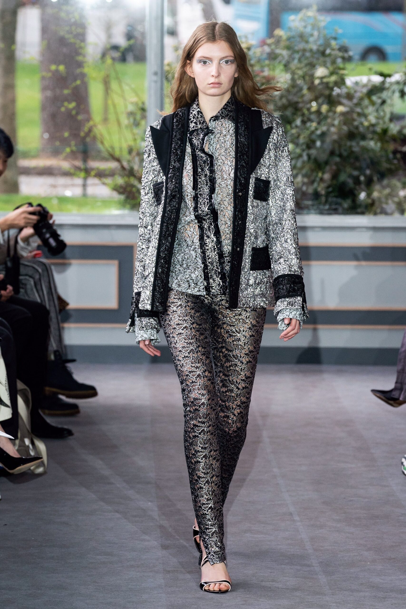 black metallic long-sleeve collared tailored buttoned jacket