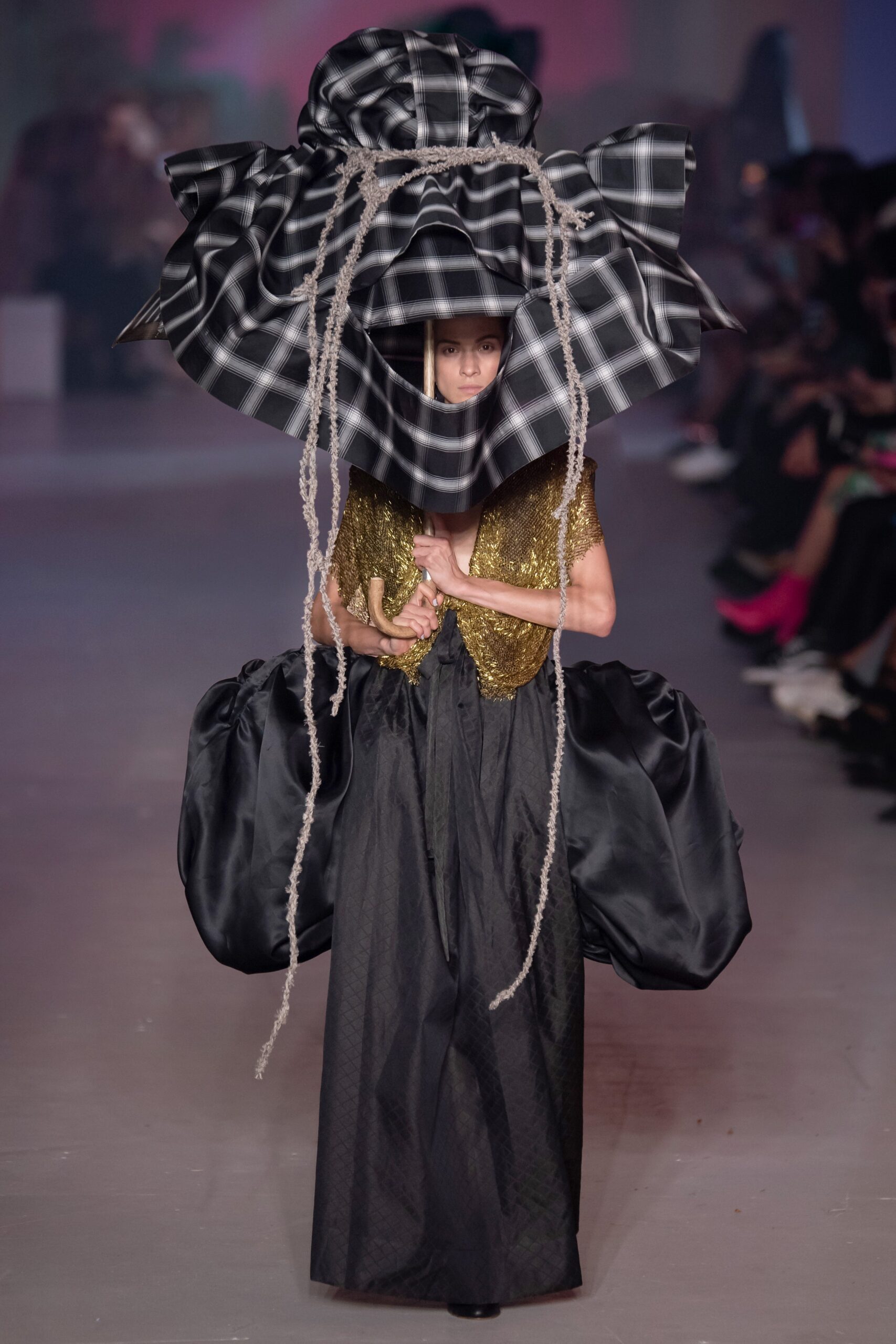 black cotton collared structured pleated hat