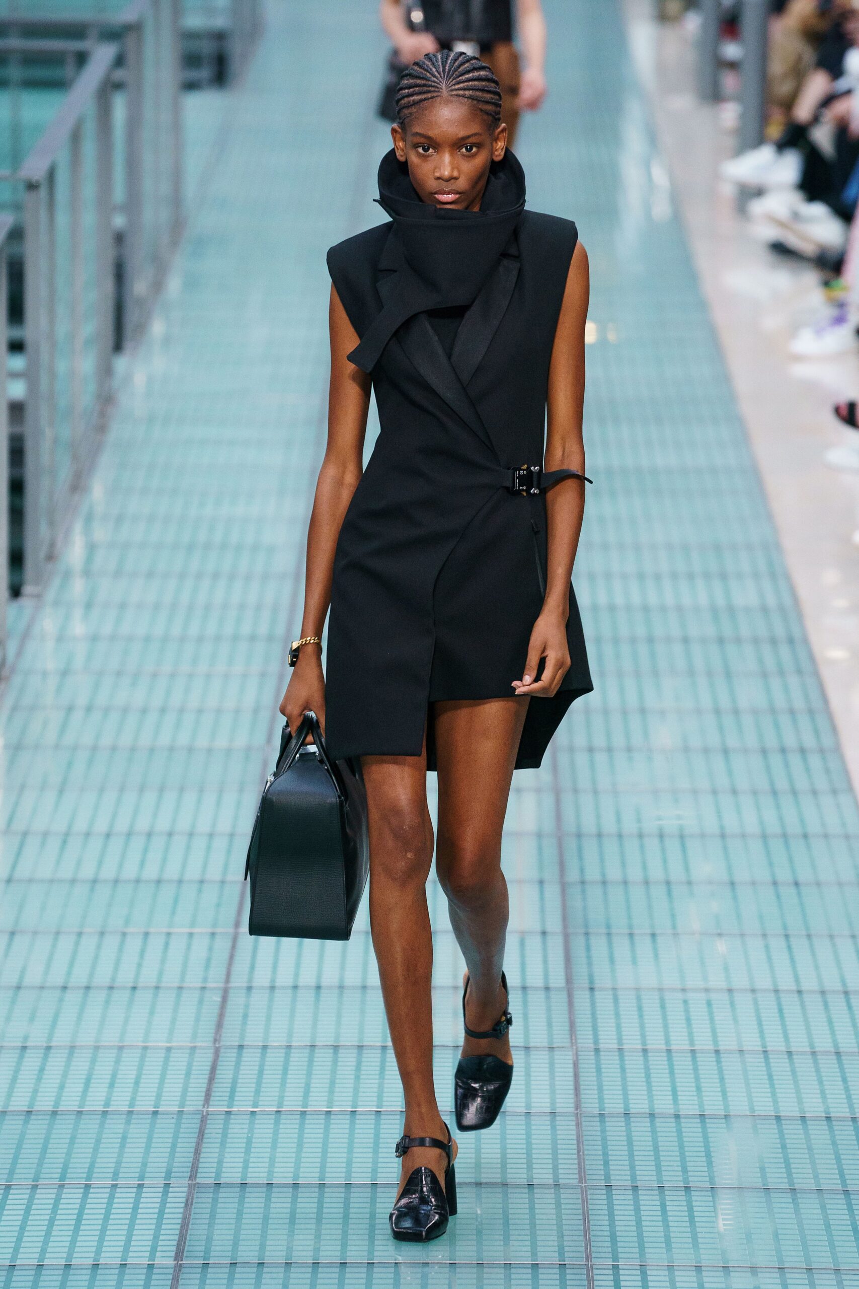 black fitted sleeveless dress
